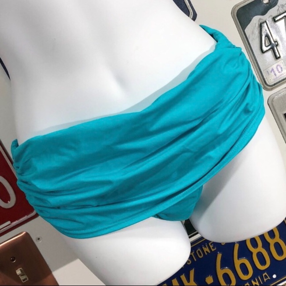 Venus fold over bottom, sz8.